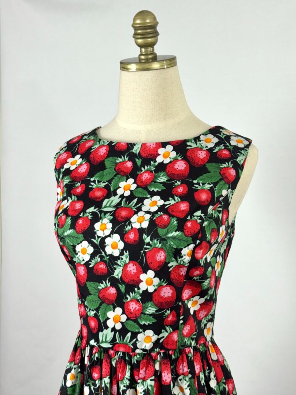 Hell Bunny Strawberry Retro Pin Up Fit & Flare Dress Vtg 50s-Style Sleeveless - Picture 2 of 10